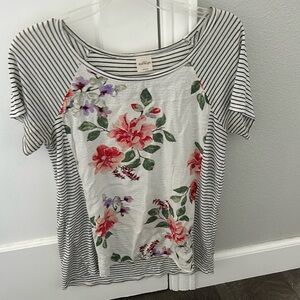 Kaileigh short sleeved top